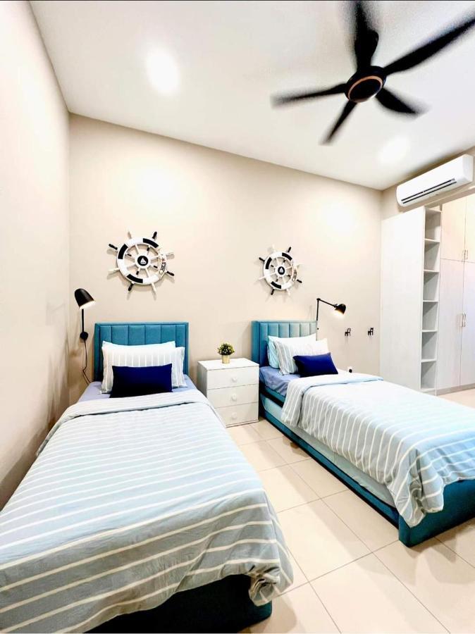 Faridz Homestay At Myra Saujana Kampong Simpang Empat Екстер'єр фото